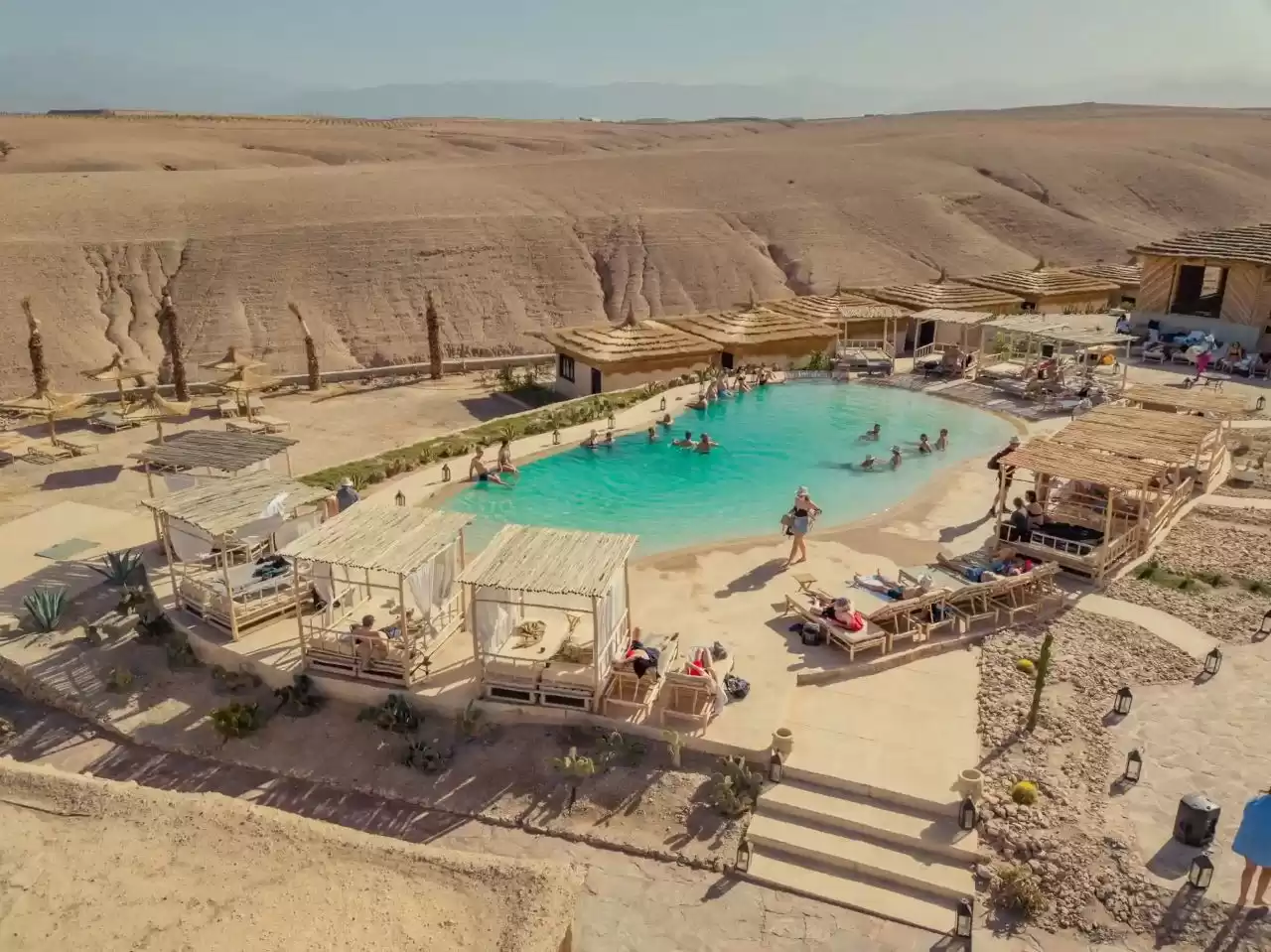 Acceso a la piscina + Almuerzo en el desierto + Traslado 